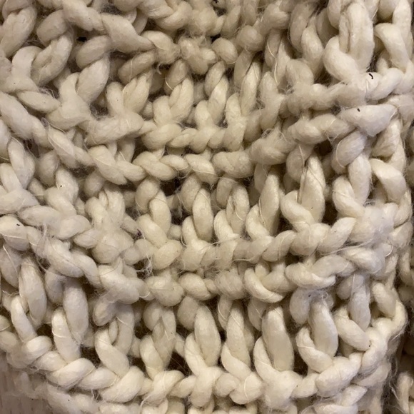 Chunky Knit Scarf - Picture 3 of 3